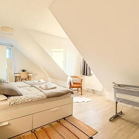 Vienna'S Nature Corner - Charming Rooftop Family Apartment Gerasdorf bei Wien Exterior photo
